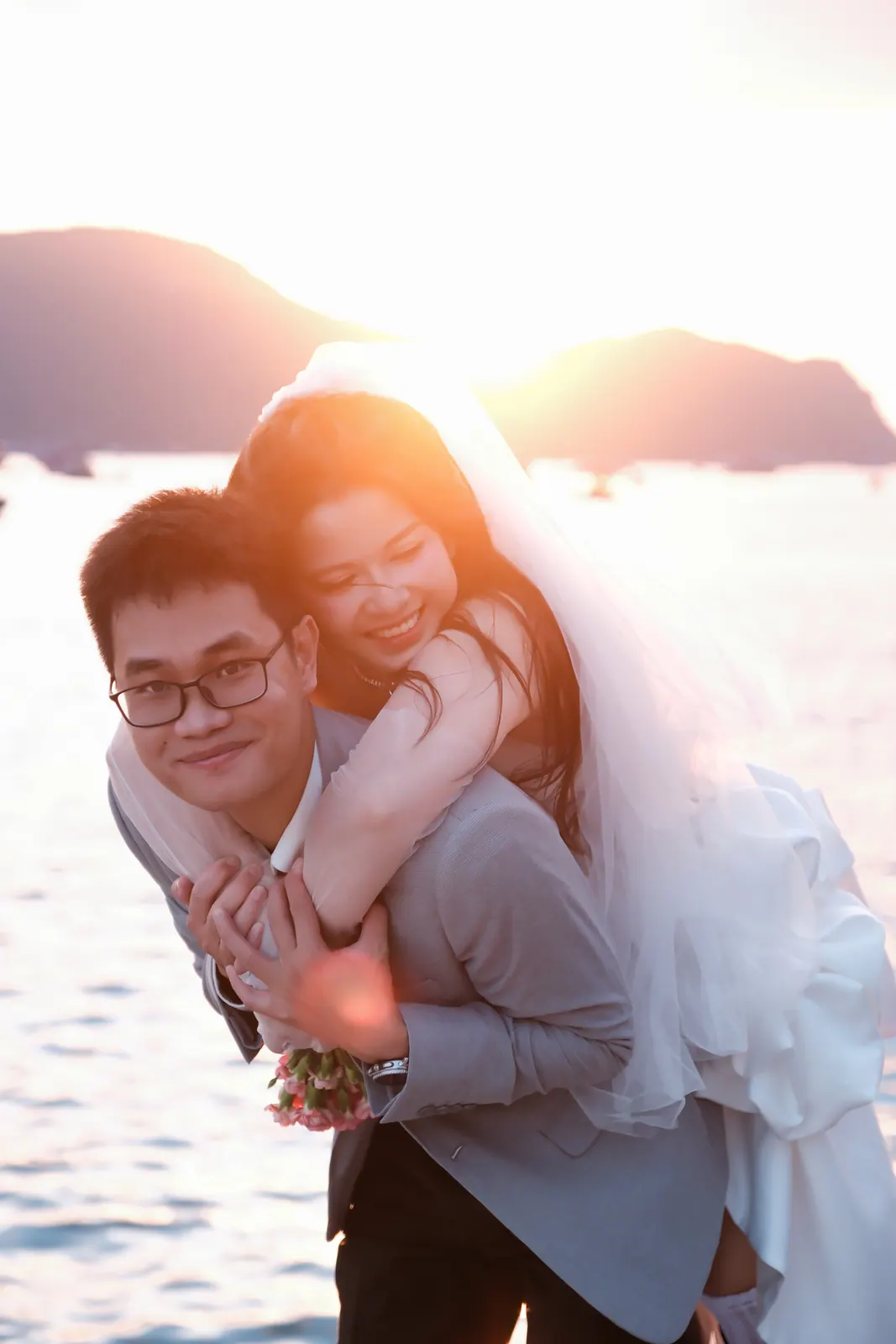 Mạnh và Hằng